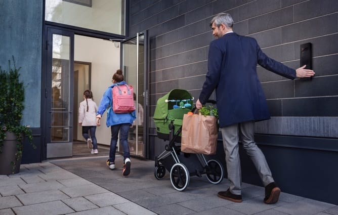 img_advanced_people_flow_solutions_668x425